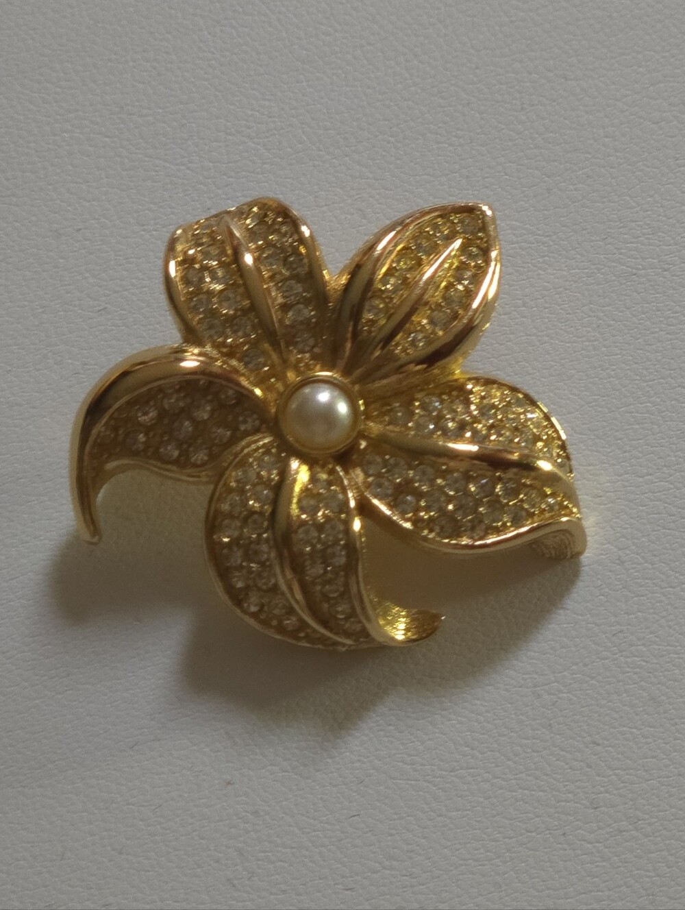 Dior Gold Plated Crystal Flower Brooch with Pearl Center - Picture 15 of 16